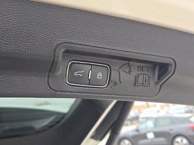 Certified 2023 Ford Explorer ST-Line w/ Class IV Trailer Tow Package image 18