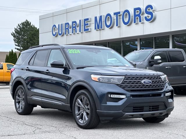 Certified 2024 Ford Explorer XLT w/ Equipment Group 202A AWD/4WD image 1