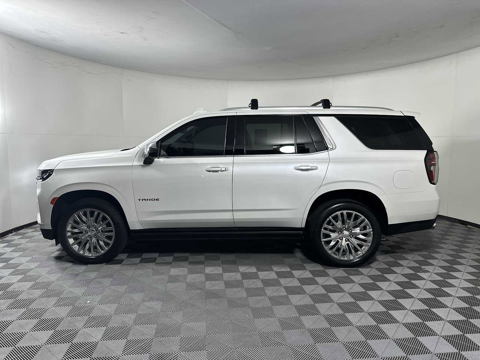 Used 2023 Chevrolet Tahoe Premier image 2