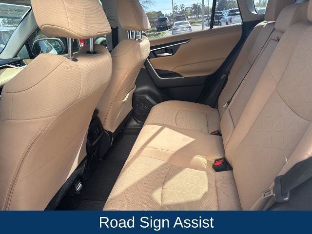 Used 2020 Toyota RAV4 XLE w/ Convenience Package image 12