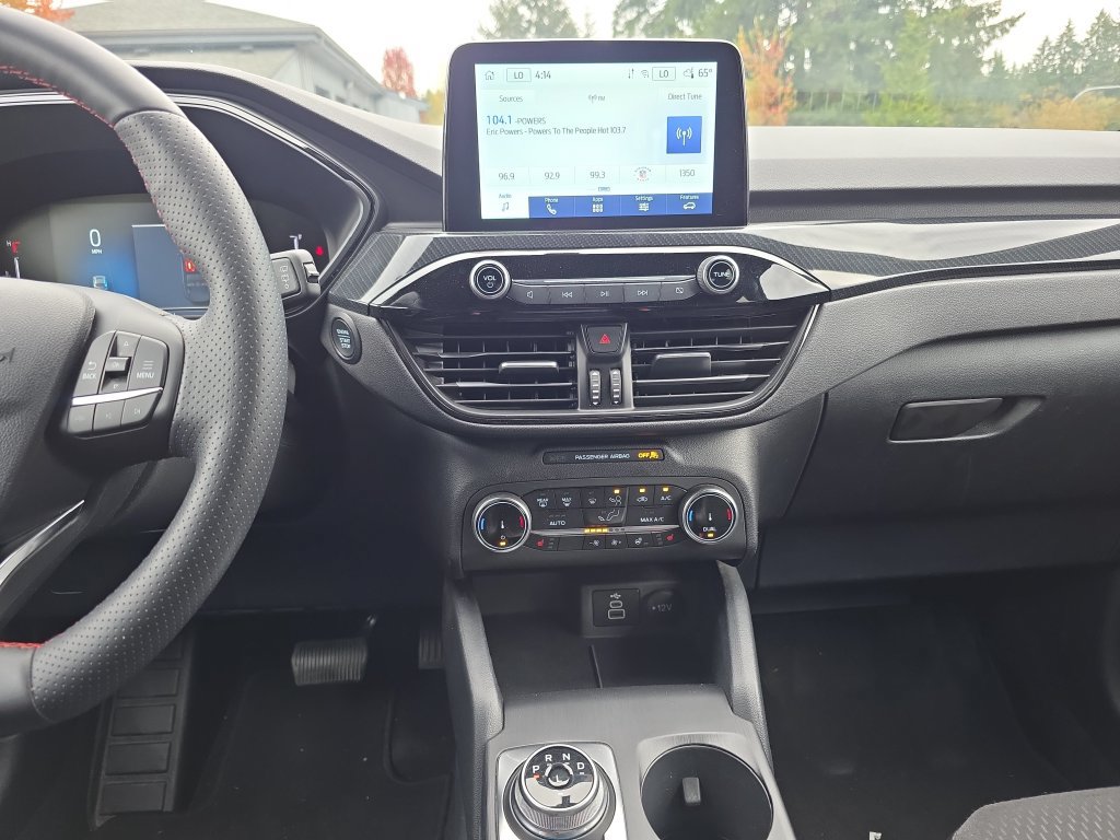 Certified 2025 Ford Escape ST-Line Select AWD/4WD image 25
