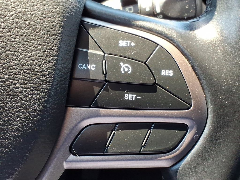 Used 2021 Jeep Cherokee Latitude Lux w/ Comfort/Convenience Group AWD/4WD image 26