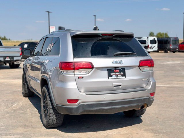Used 2020 Jeep Grand Cherokee Laredo w/ Laredo X Package RWD image 3