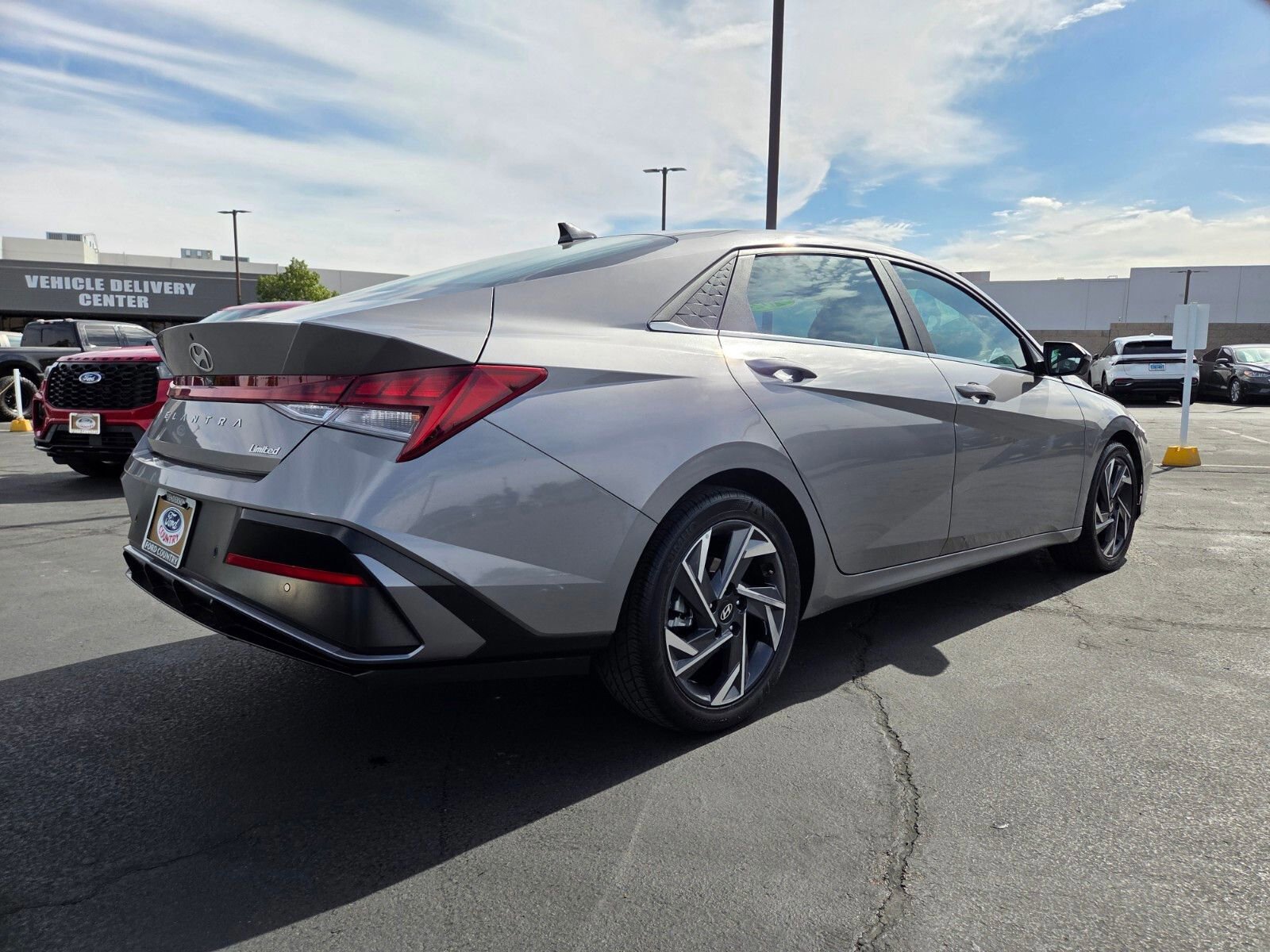 Used 2024 Hyundai Elantra Limited FWD image 5