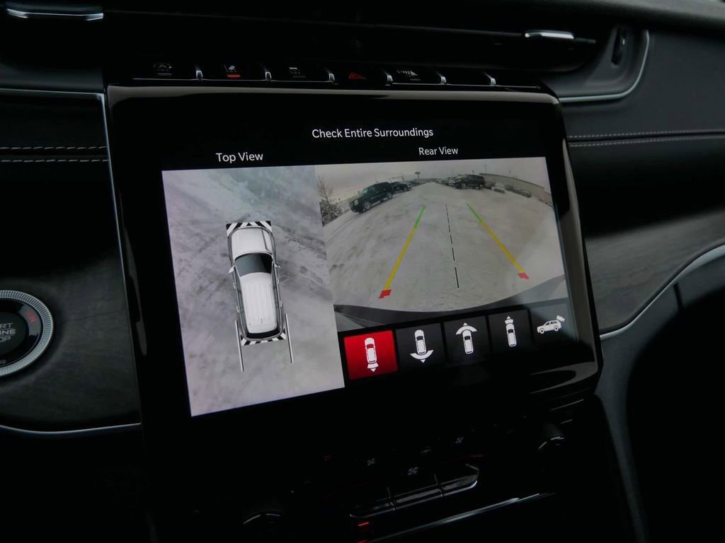 Used 2024 Jeep Grand Cherokee Limited w/ Luxury Tech Group II image 31