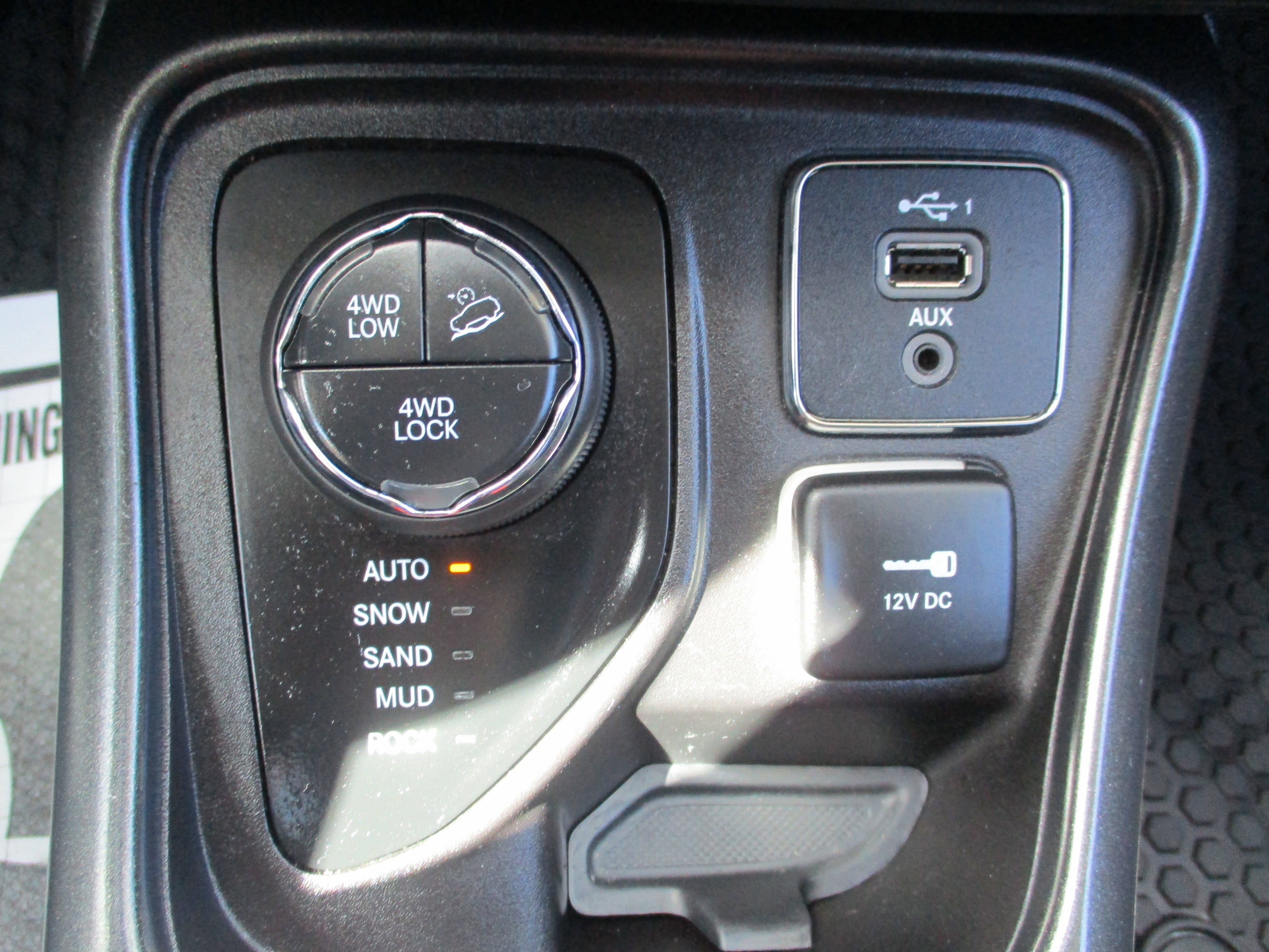 Used 2019 Jeep Compass Trailhawk image 18