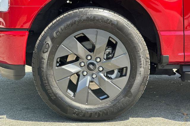 Certified 2025 Ford F150 Lightning Flash AWD/4WD image 27