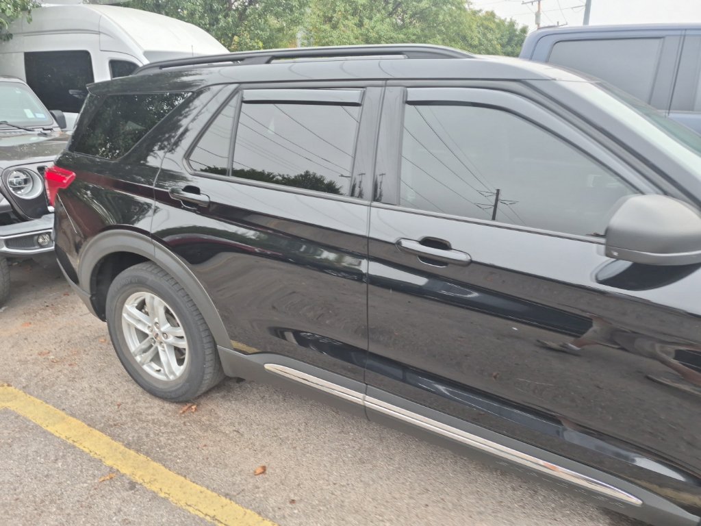 Certified 2022 Ford Explorer XLT RWD image 25