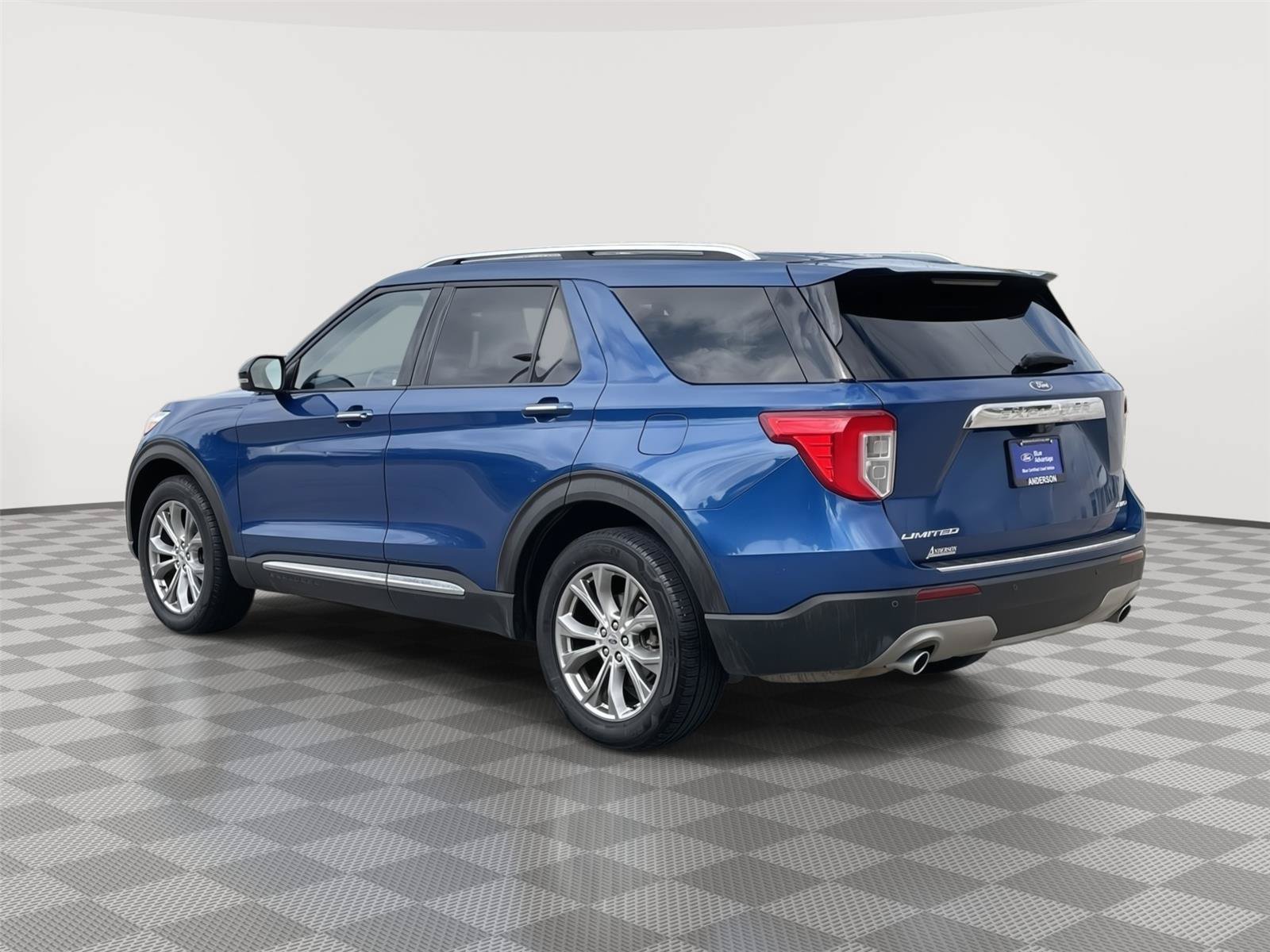 Certified 2021 Ford Explorer Limited AWD/4WD image 9