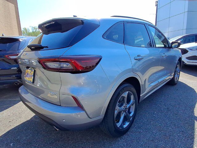 Certified 2023 Ford Escape ST-Line AWD/4WD image 5