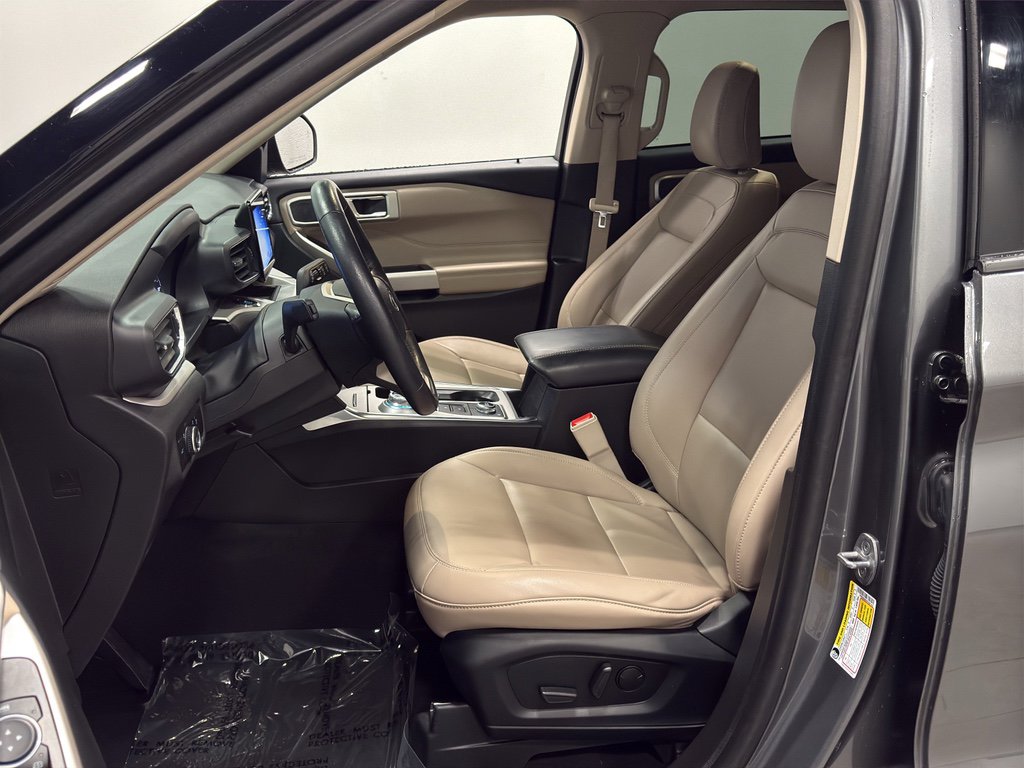 Certified 2023 Ford Explorer XLT w/ Equipment Group 202A image 10