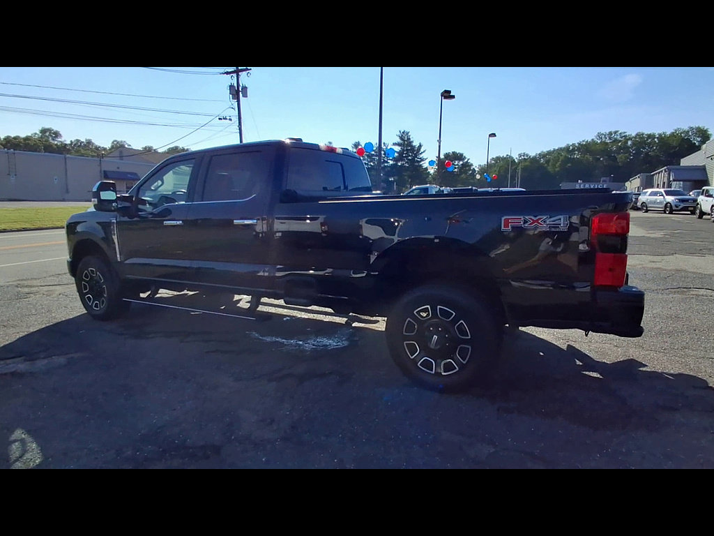 Certified 2023 Ford F350 Platinum w/ FX4 Off-Road Package AWD/4WD image 6