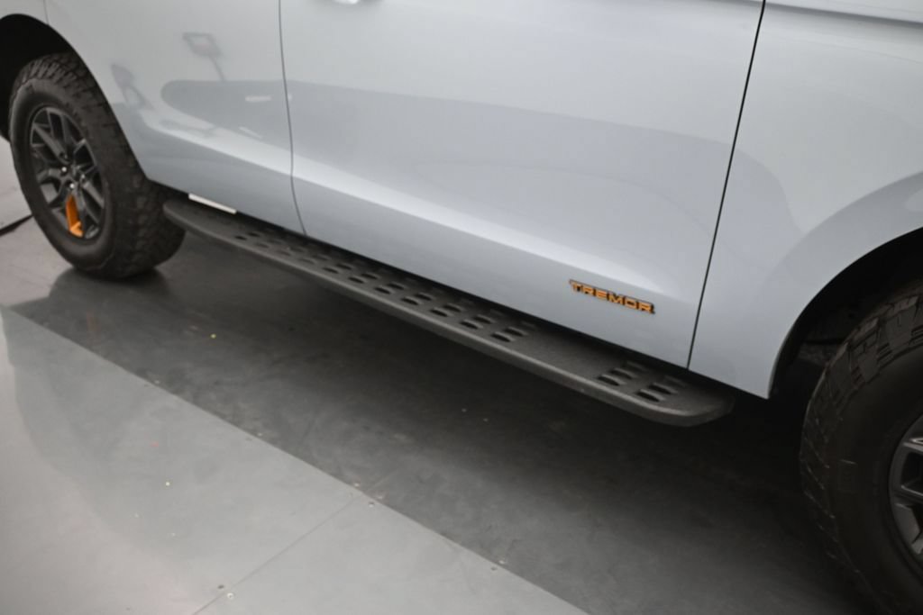 Certified 2025 Ford Expedition Tremor AWD/4WD image 30