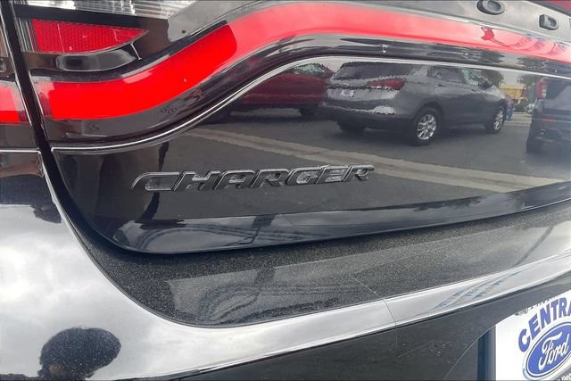 Used 2022 Dodge Charger SXT w/ Blacktop Package RWD image 8
