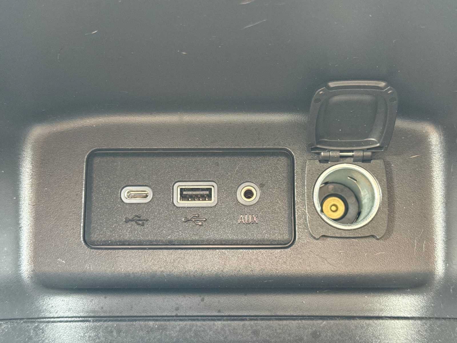 Used 2024 Chevrolet Equinox LT w/ LPO, Floor Liner Package FWD image 30