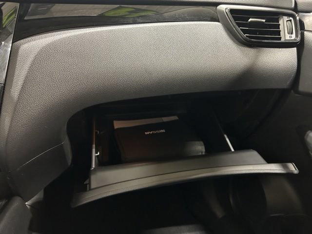 Used 2019 Nissan Rogue Sport SV AWD/4WD image 34