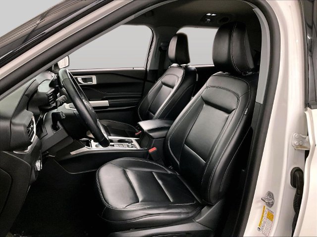 Certified 2021 Ford Explorer XLT w/ Equipment Group 202A AWD/4WD image 24