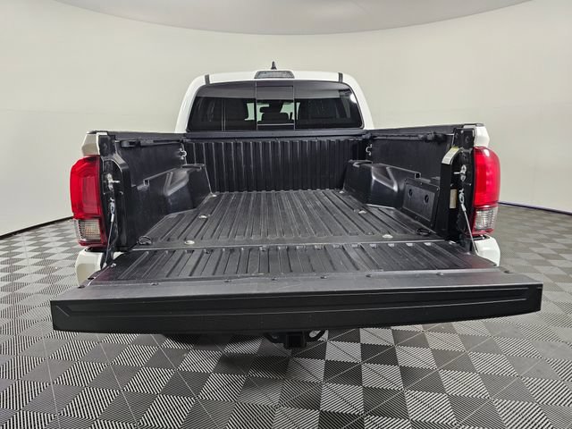 Used 2023 Toyota Tacoma SR5 w/ Technology Package AWD/4WD image 18