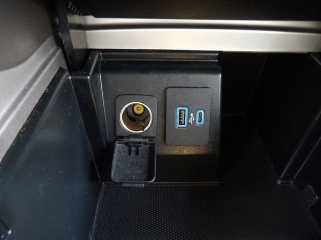 Certified 2020 Ford Explorer Platinum w/ Premium Technology Package image 22