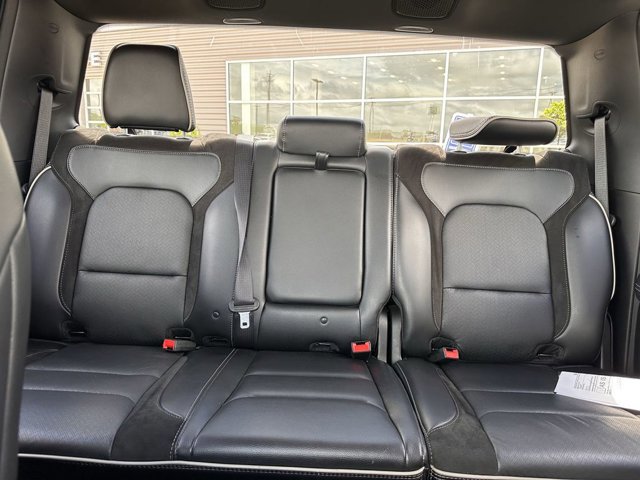 Used 2024 RAM 1500 Laramie AWD/4WD image 32