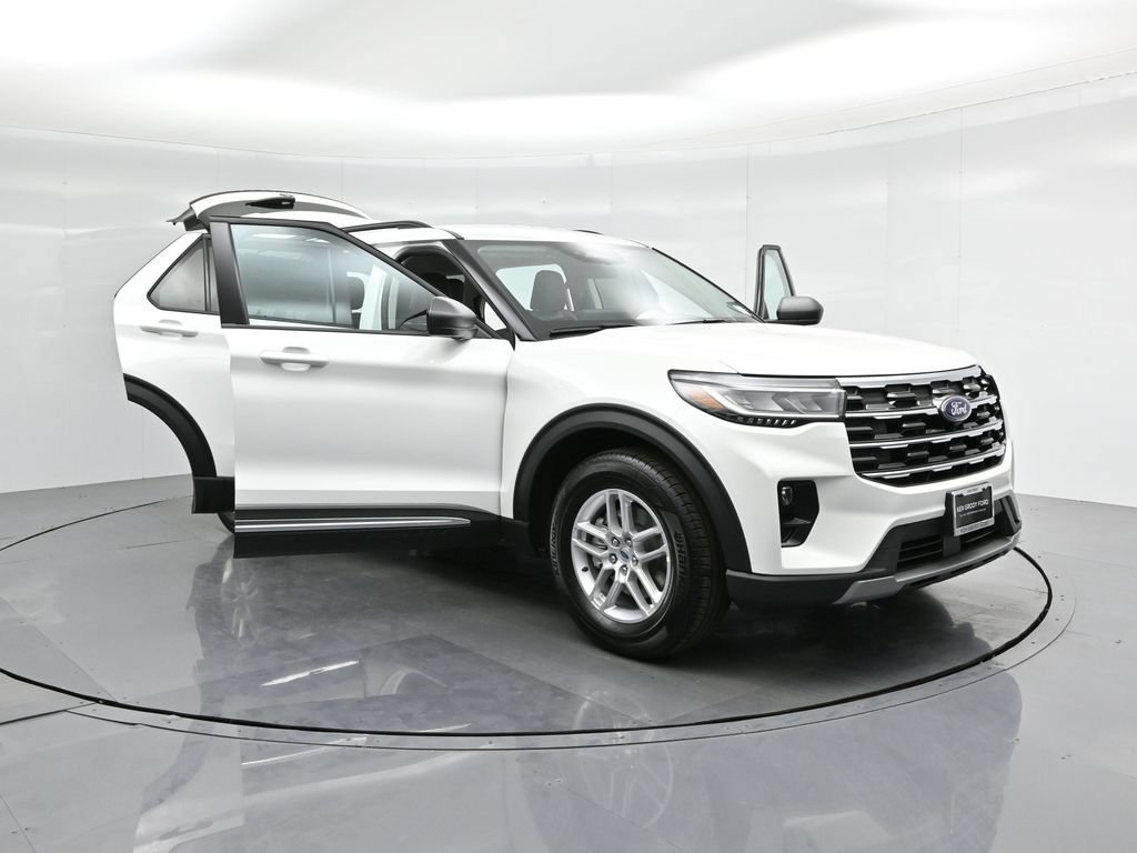 Certified 2025 Ford Explorer Active RWD image 32
