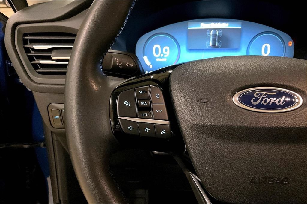 Certified 2023 Ford Escape Platinum AWD/4WD image 17