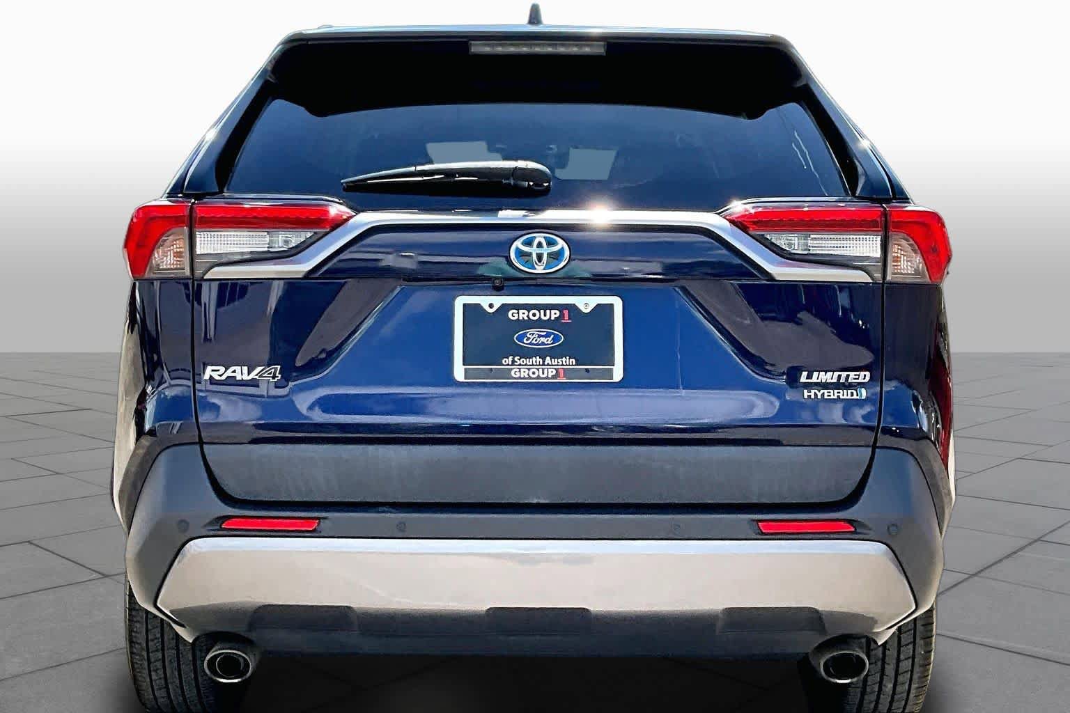 Used 2020 Toyota RAV4 Limited w/ Limited Grade Weather Package AWD/4WD image 5
