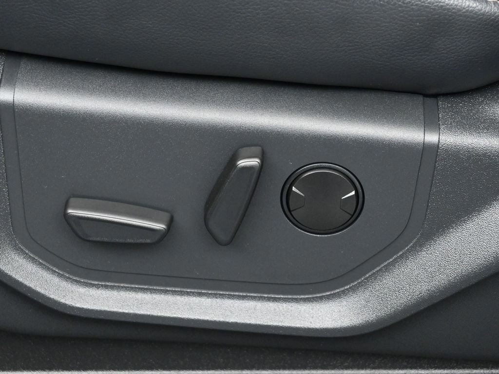 Certified 2022 Ford F250 Lariat w/ Lariat Ultimate Package image 37