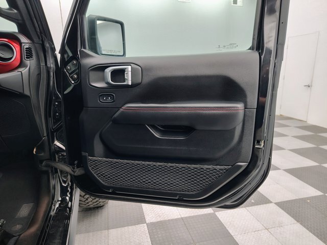 Used 2022 Jeep Wrangler Unlimited Rubicon w/ LED Lighting Group AWD/4WD image 23