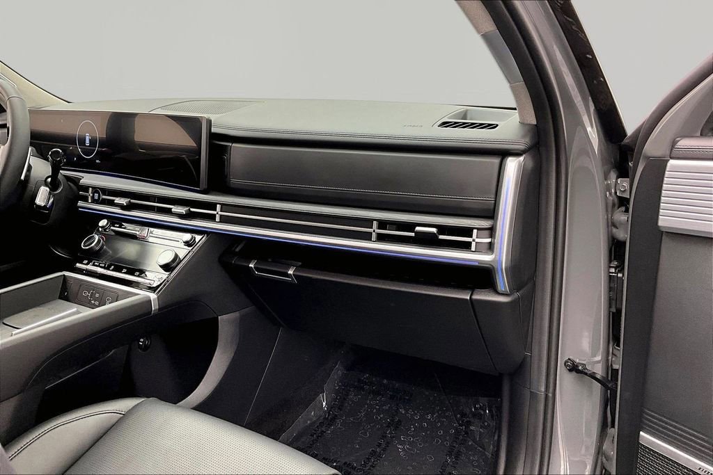 Used 2026 Hyundai Santa Fe Limited FWD image 17