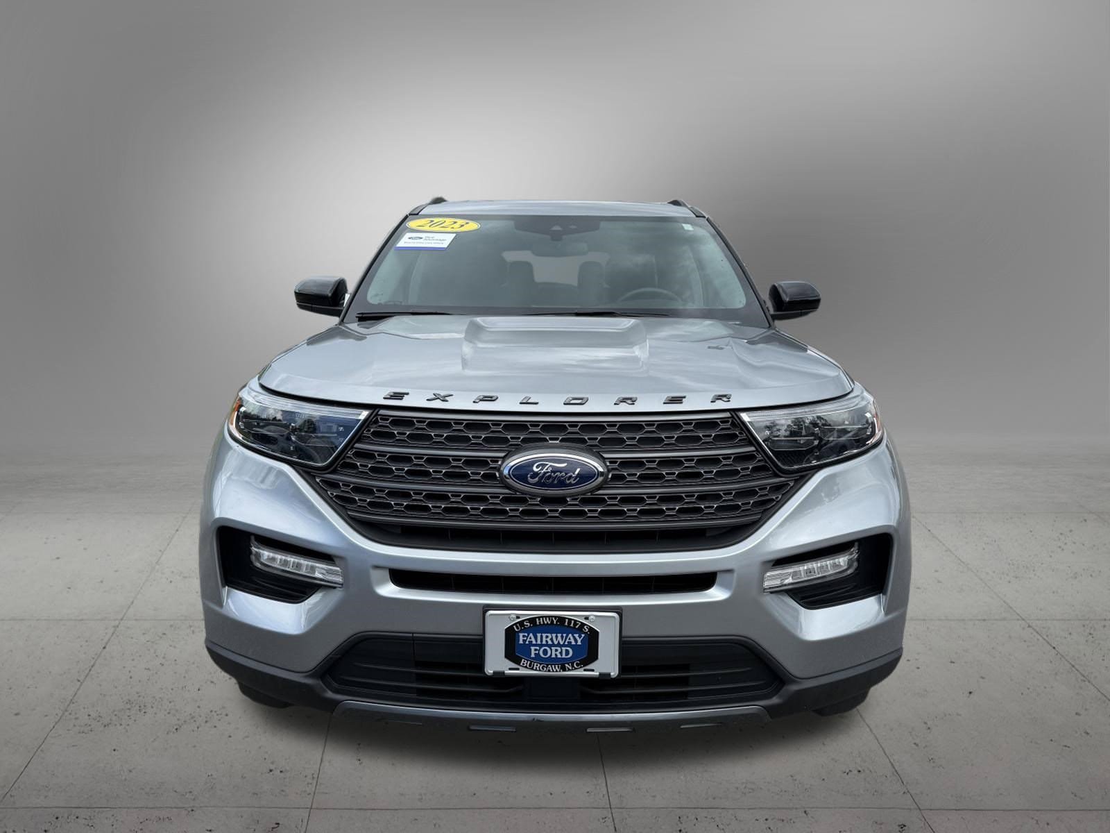 Certified 2023 Ford Explorer XLT w/ Equipment Group 202A AWD/4WD image 7
