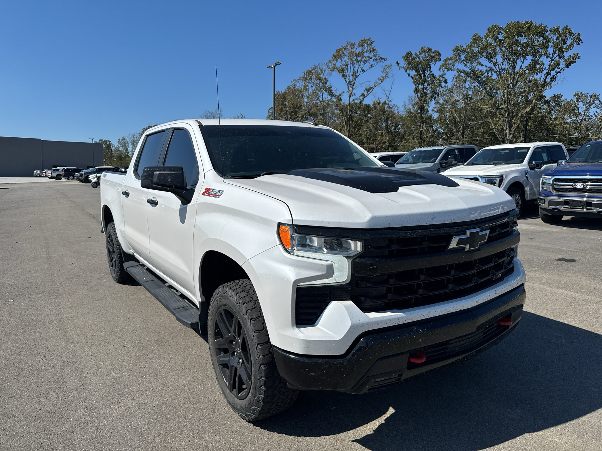 Used 2023 Chevrolet Silverado 1500 LT Trail Boss w/ Protection Package AWD/4WD image 3