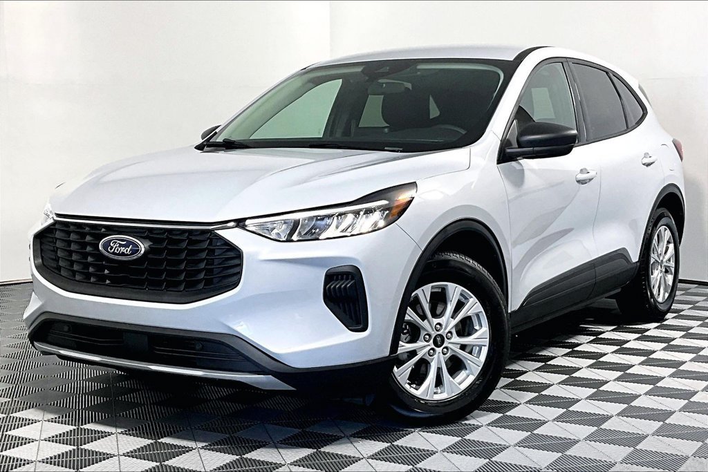 Certified 2026 Ford Escape Active FWD image 2