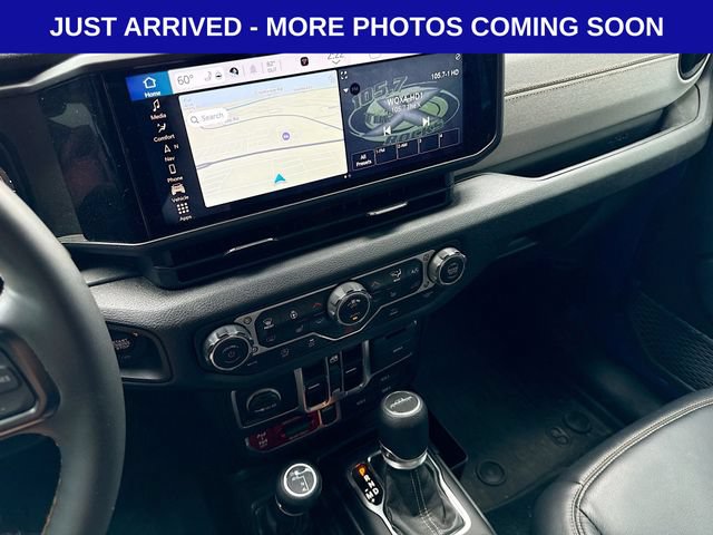 Used 2024 Jeep Gladiator Sport AWD/4WD image 14