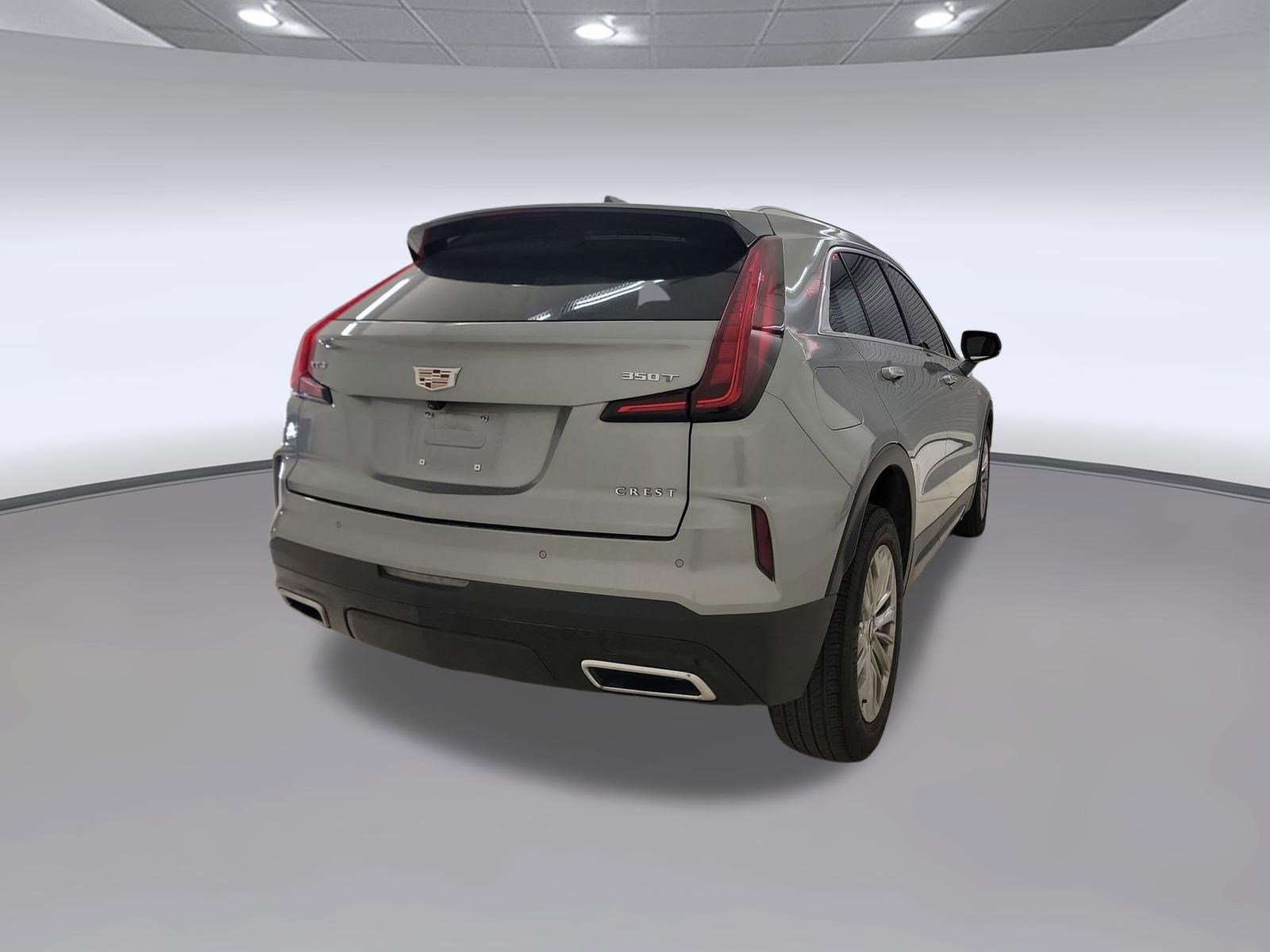 Used 2024 Cadillac XT4 Premium Luxury w/ Cold Weather Package FWD image 7