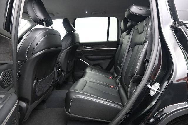 Used 2023 Jeep Grand Cherokee Limited AWD/4WD image 5