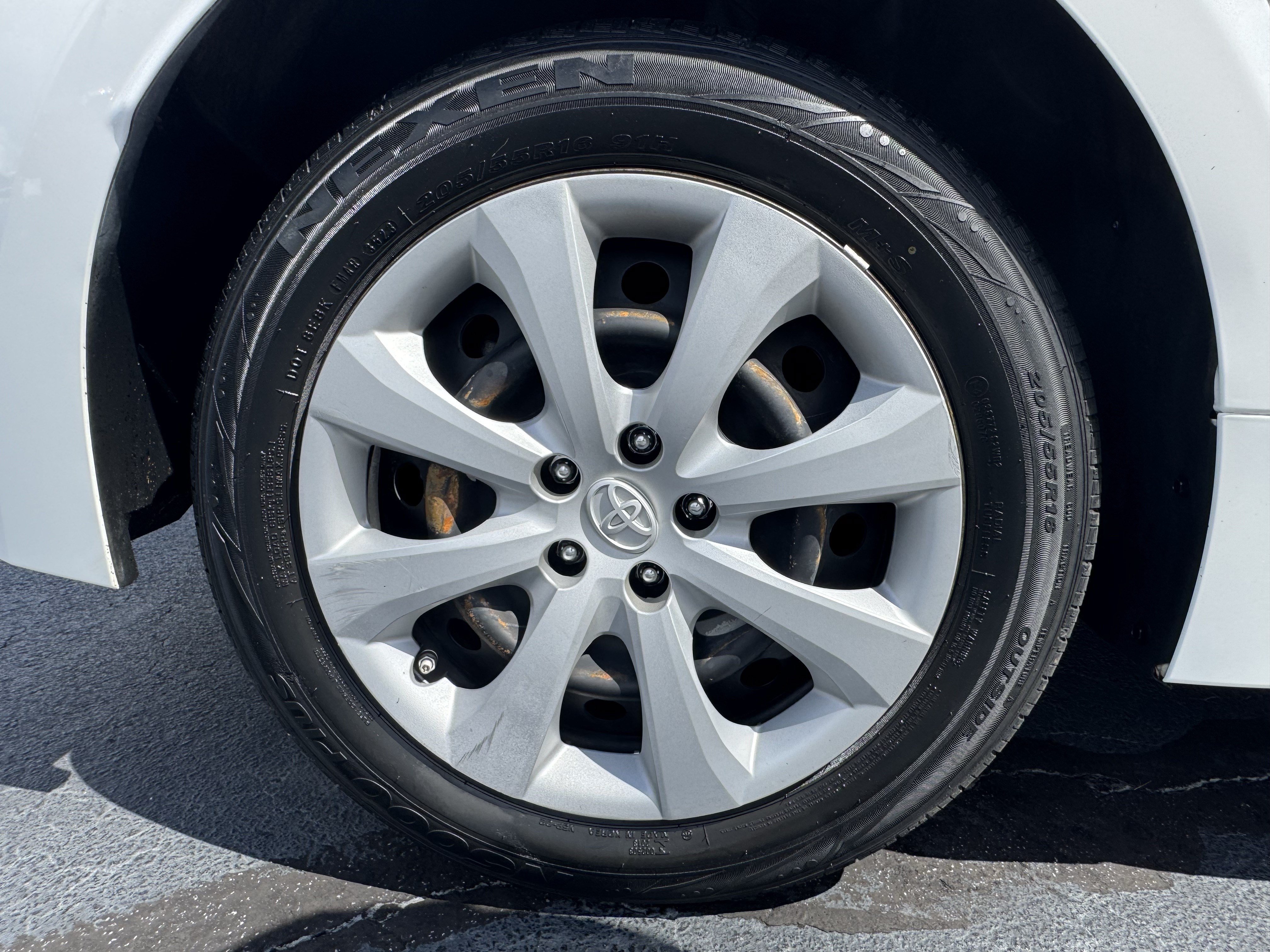 Used 2022 Toyota Corolla LE FWD image 18