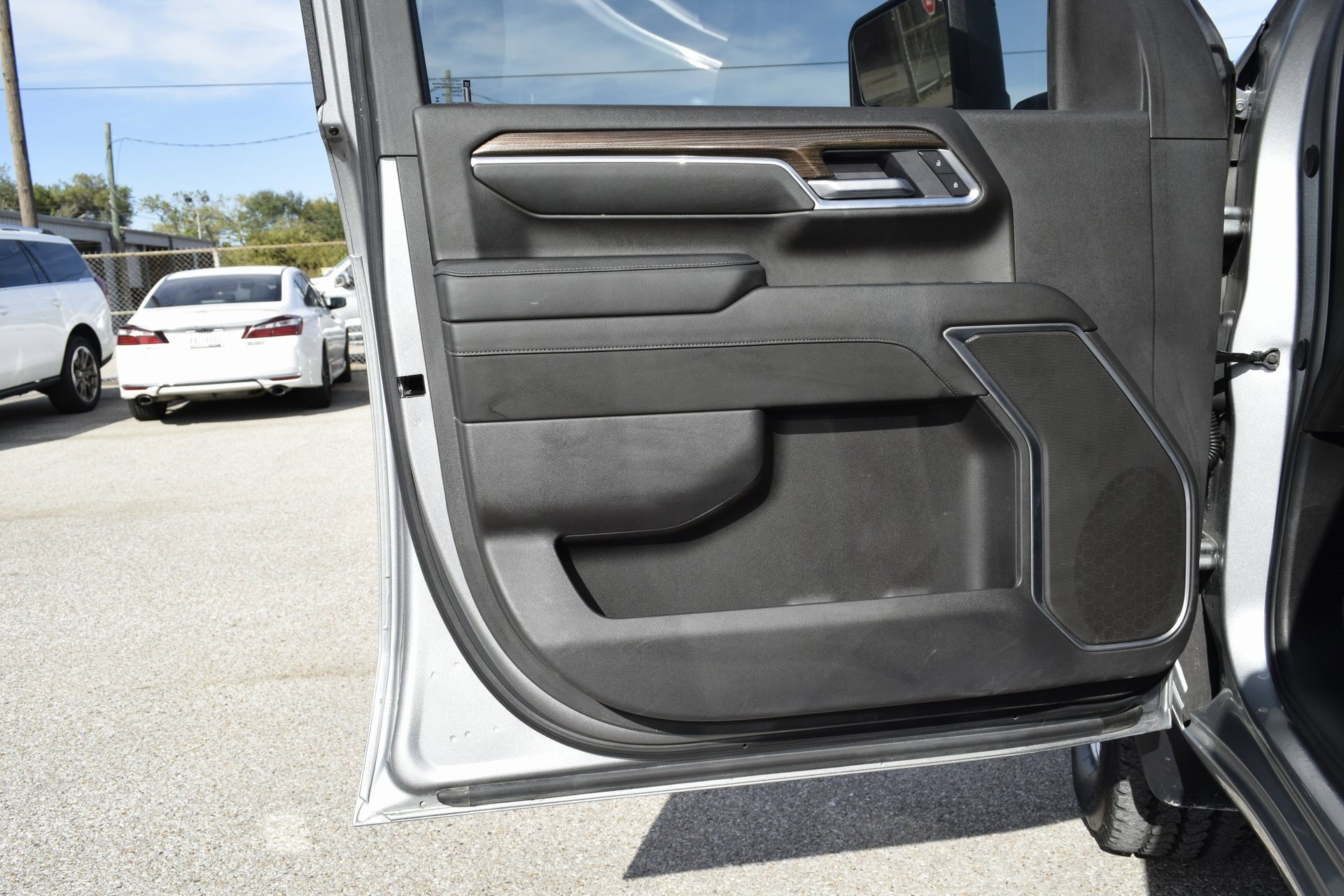 Used 2025 Chevrolet Silverado 2500 LT w/ Texas Edition image 19