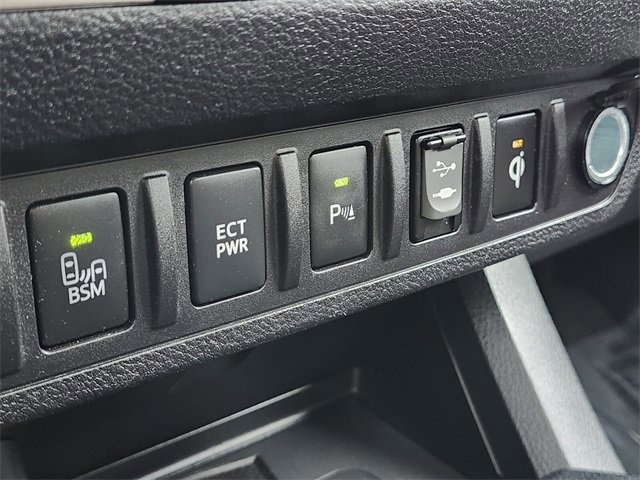 Used 2017 Toyota Tacoma Limited w/ Tow Package image 26