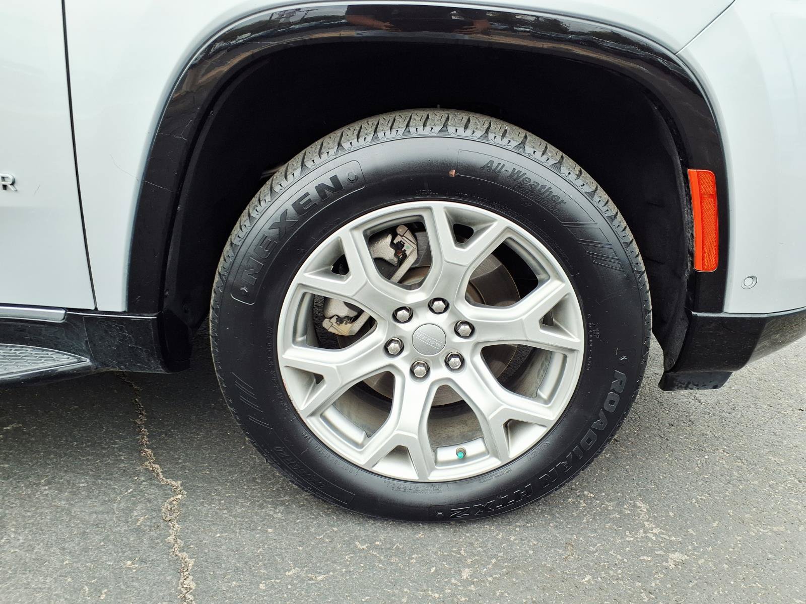 Used 2022 Jeep Wagoneer Series II AWD/4WD image 8