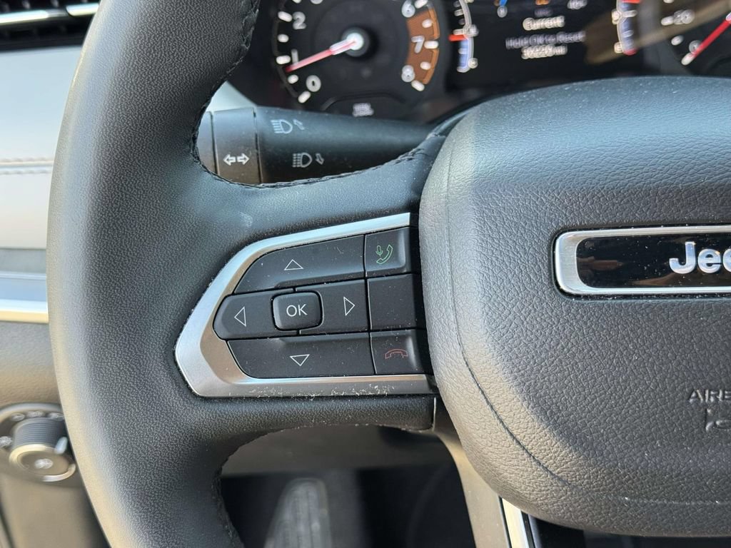 Used 2025 Jeep Compass Limited AWD/4WD image 11