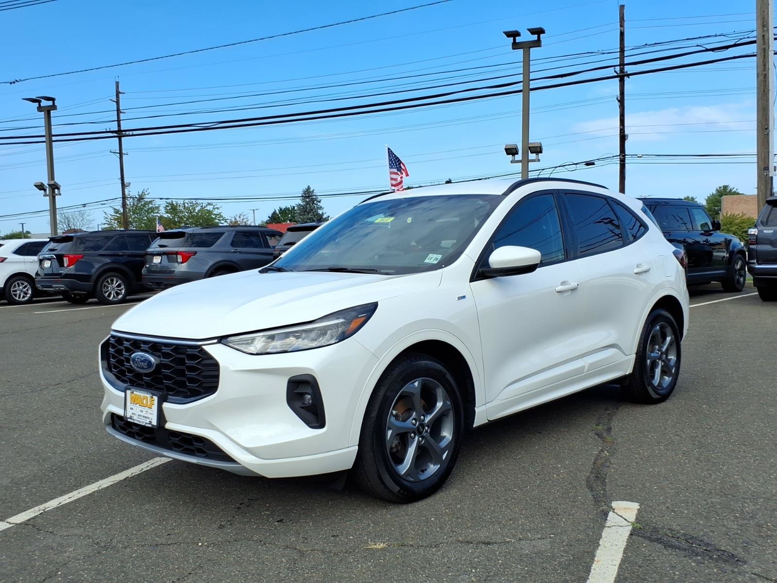 Certified 2023 Ford Escape ST-Line Select AWD/4WD image 3
