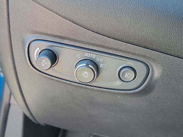 Used 2020 Chevrolet Equinox LT w/ Driver Convenience Package FWD image 8