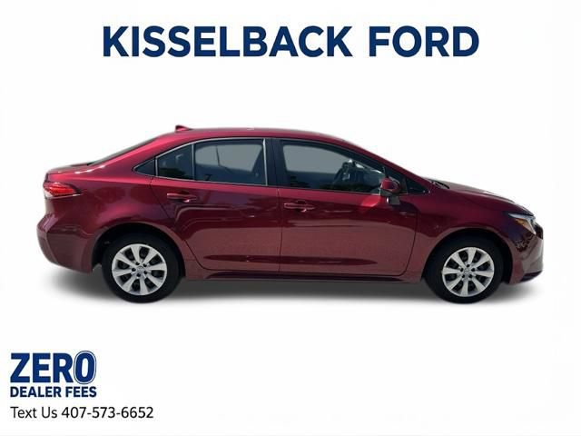 Used 2025 Toyota Corolla LE FWD image 3