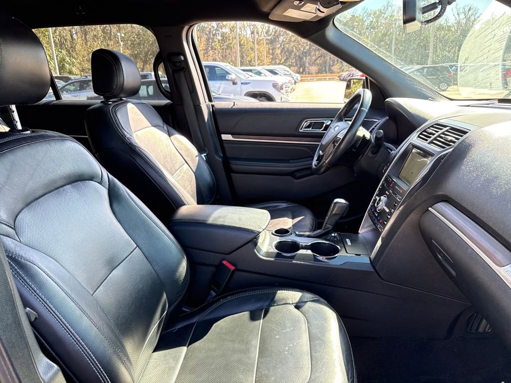 Certified 2017 Ford Explorer Limited image 28