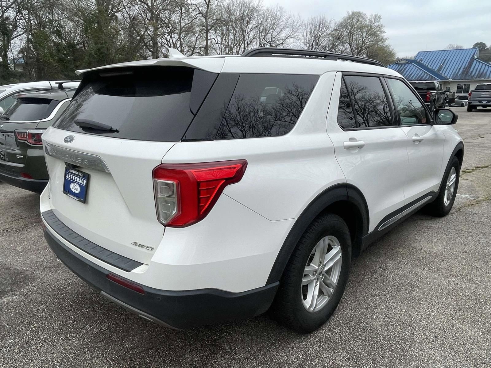 Certified 2022 Ford Explorer XLT w/ Equipment Group 202A image 4