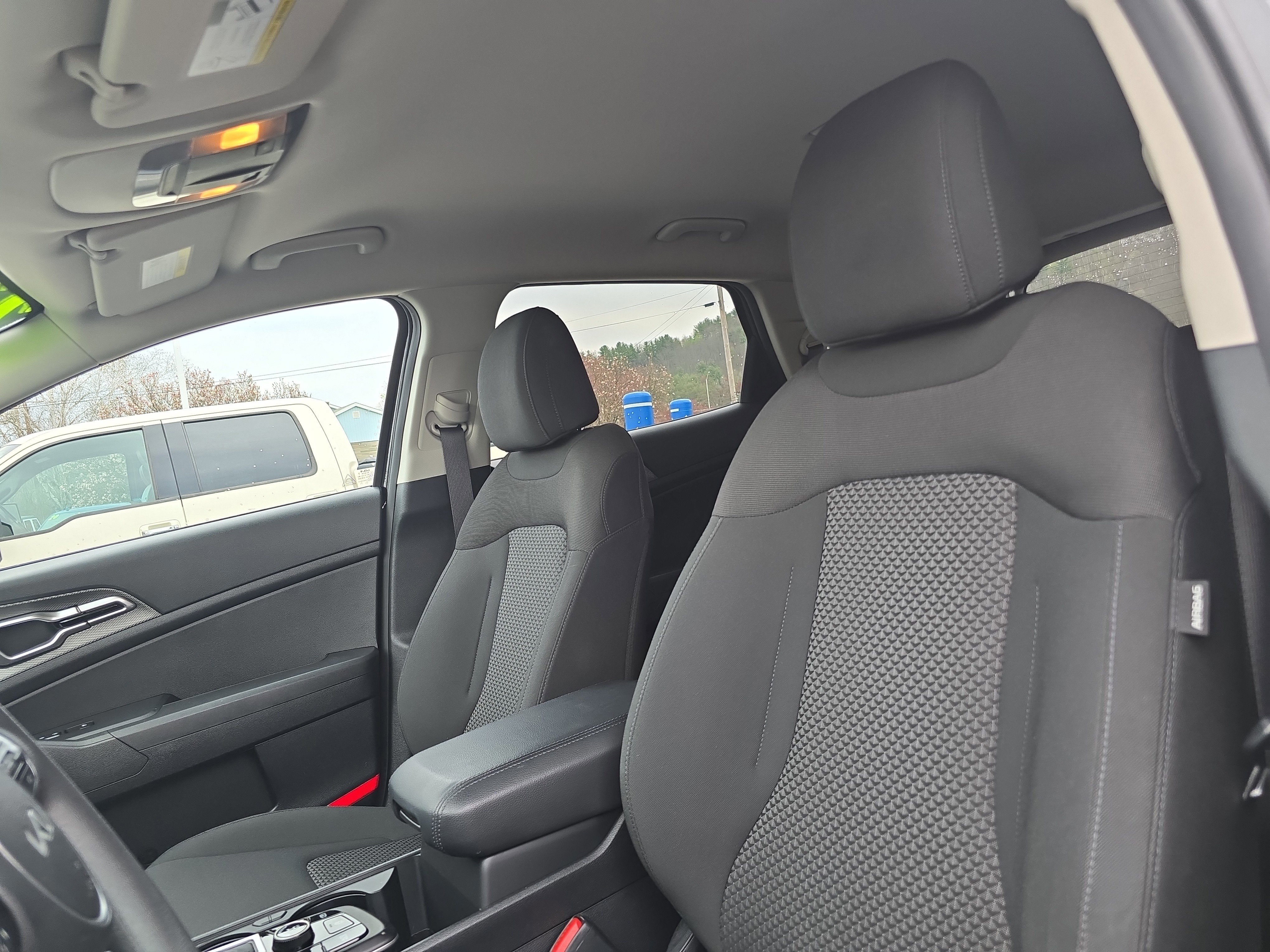 Used 2023 Kia Sportage LX AWD/4WD image 12