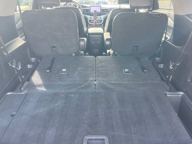 Certified 2024 Ford Explorer XLT w/ Equipment Group 202A AWD/4WD image 8