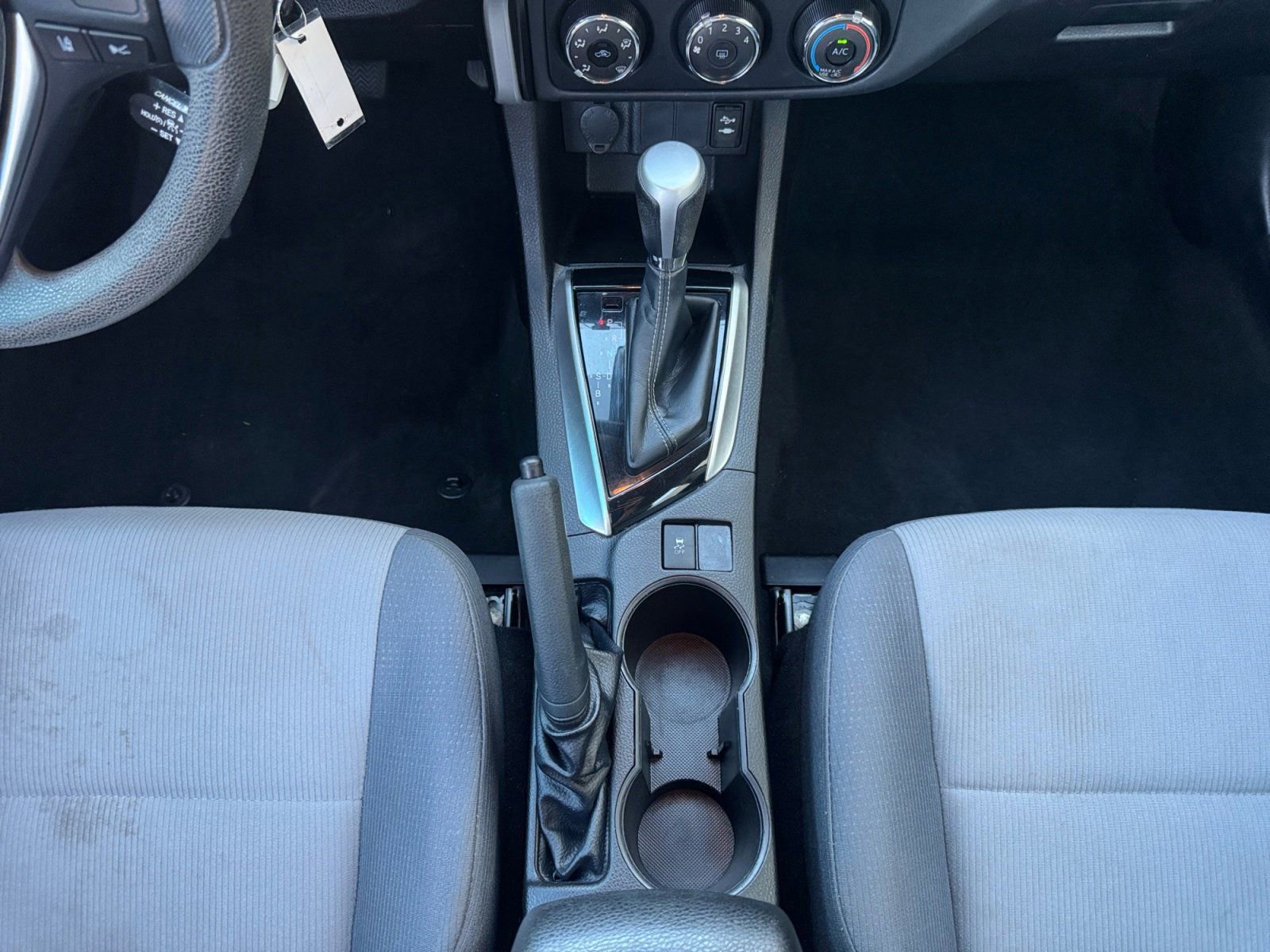 Used 2018 Toyota Corolla L image 11