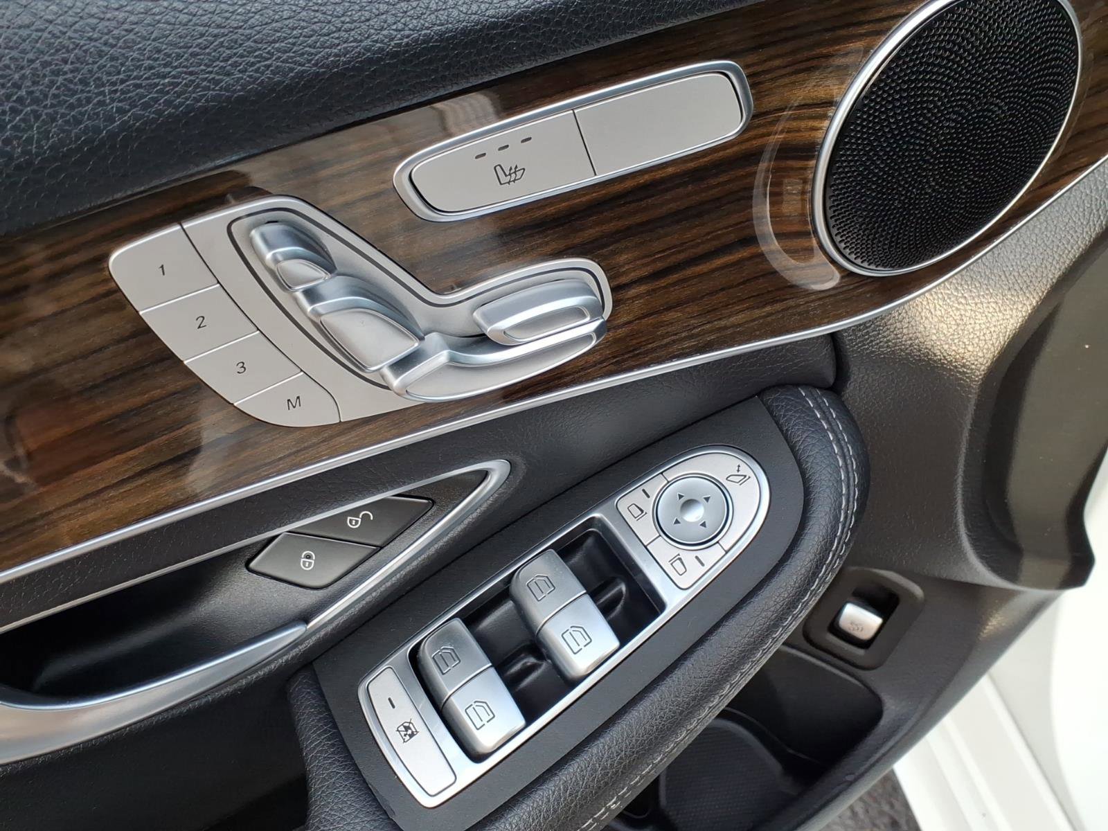 Used 2020 Mercedes-Benz C 300 Sedan image 10